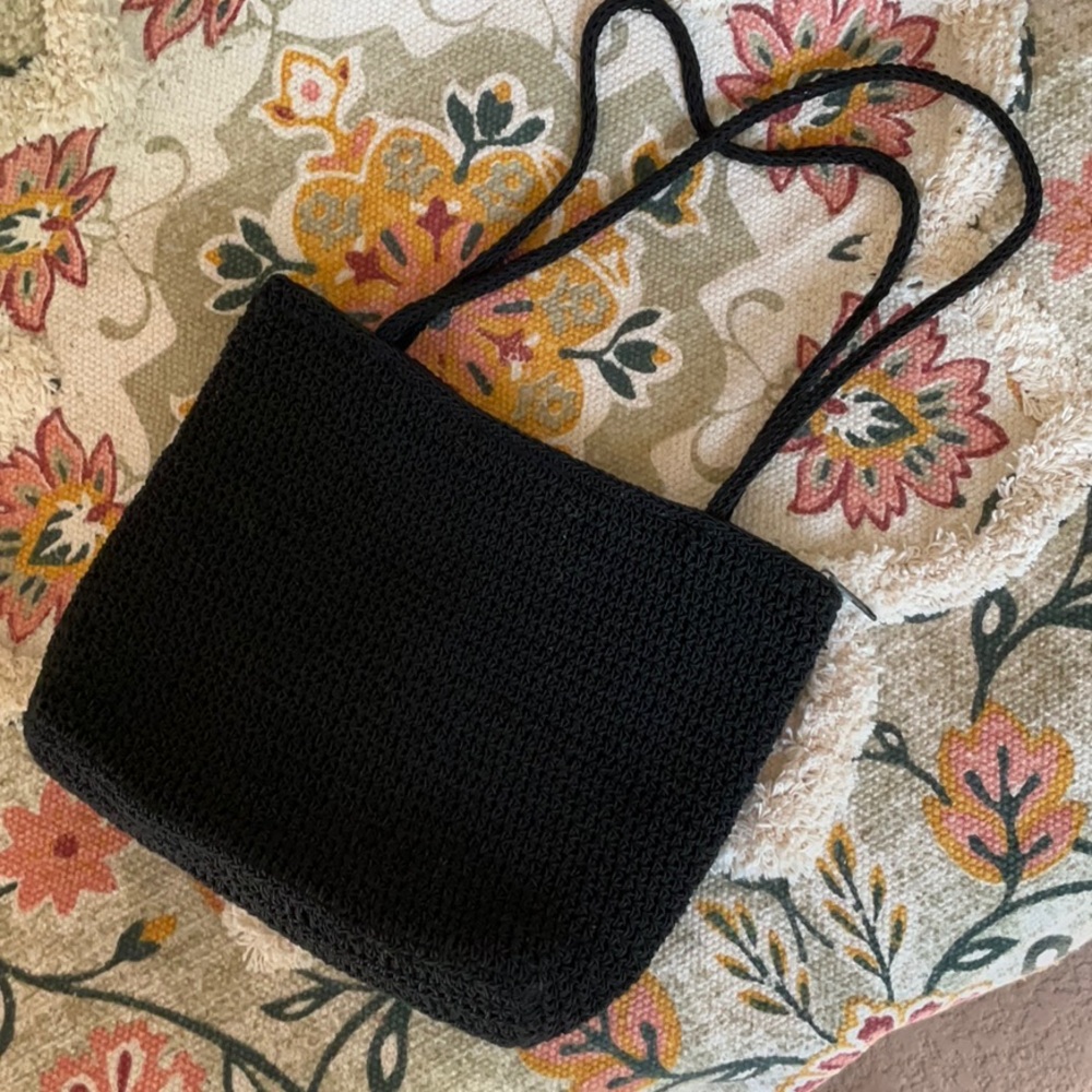 Beautifully Crocheted Handbag, Flowers - Picture 2 of 6